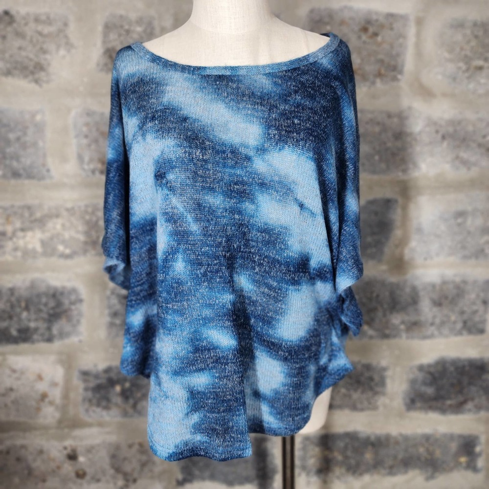 YARN ART sz M knit sweater batwing poncho blue cloud
